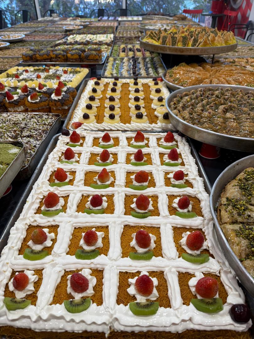 کافه باقلوای کریم اوغلو در تهران